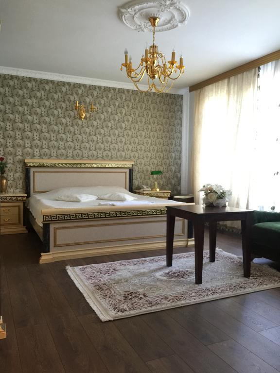 Hotel Adria Prishtine Bagian luar foto