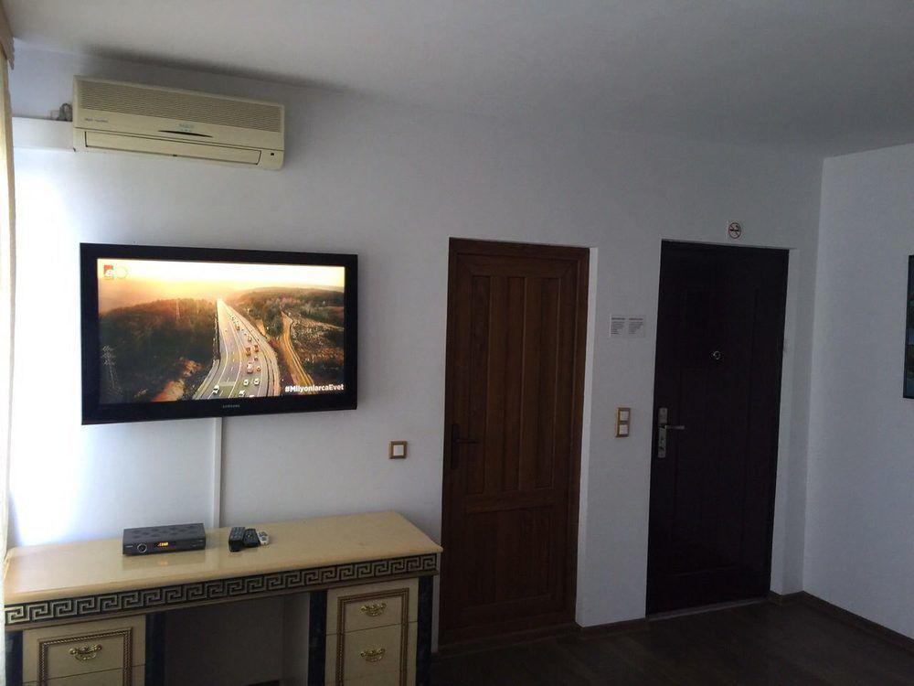 Hotel Adria Prishtine Bagian luar foto
