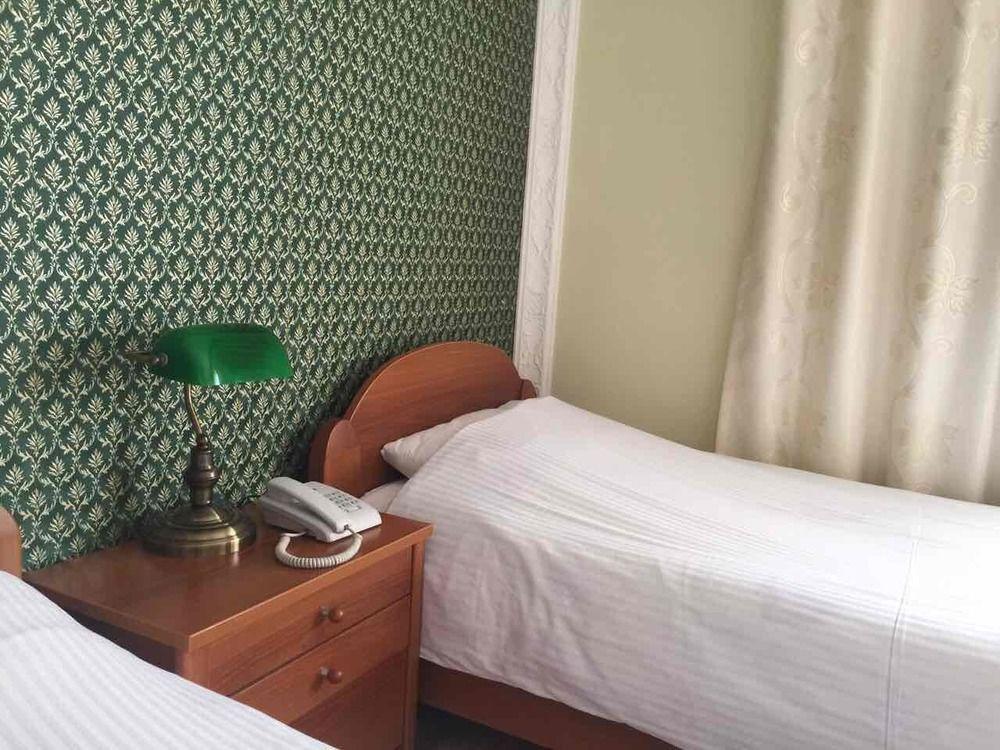 Hotel Adria Prishtine Bagian luar foto