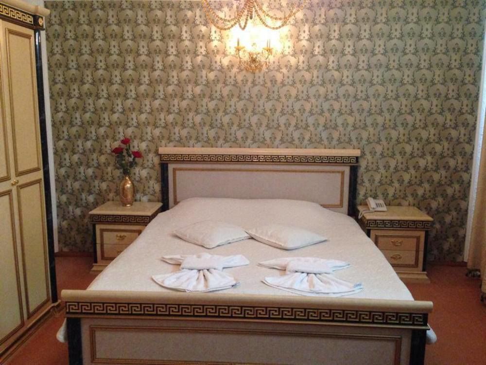 Hotel Adria Prishtine Bagian luar foto