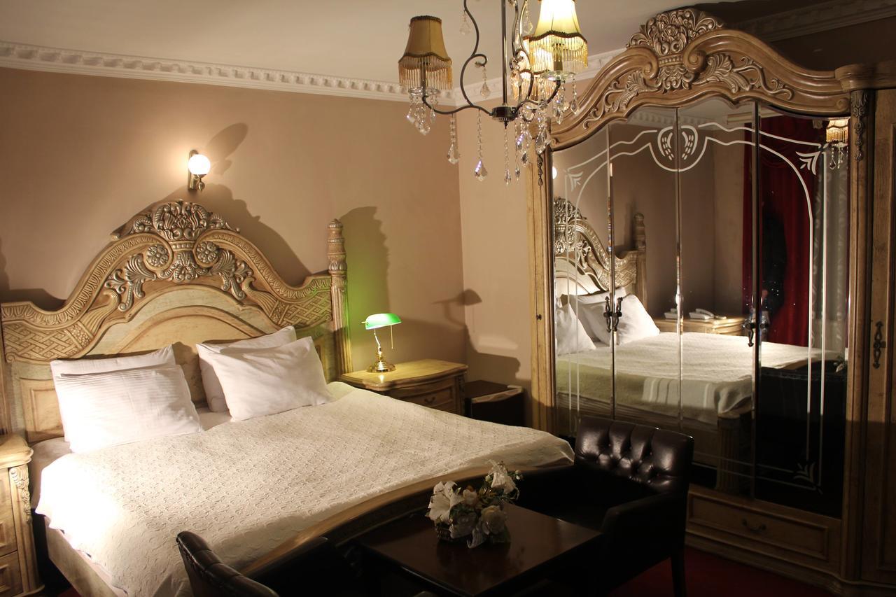 Hotel Adria Prishtine Bagian luar foto