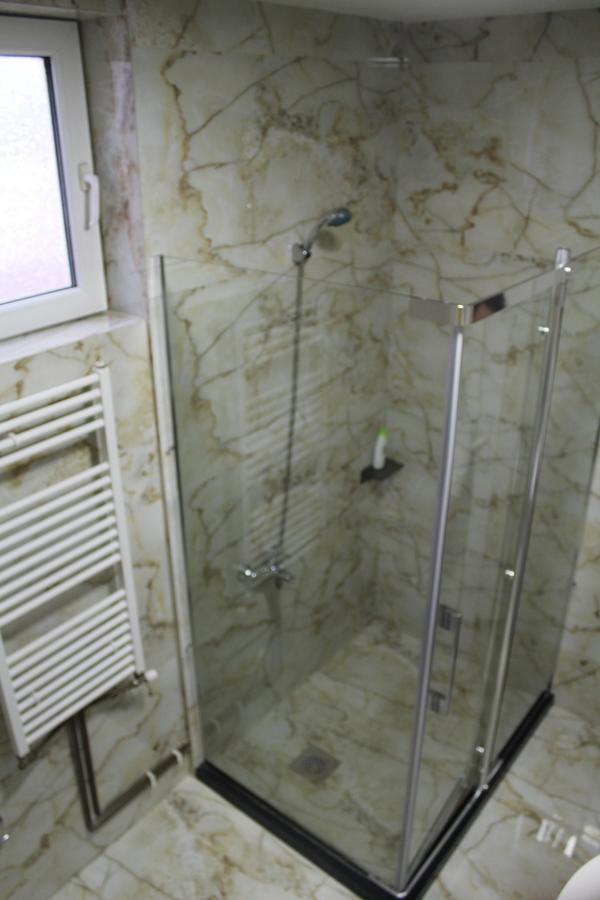 Hotel Adria Prishtine Bagian luar foto